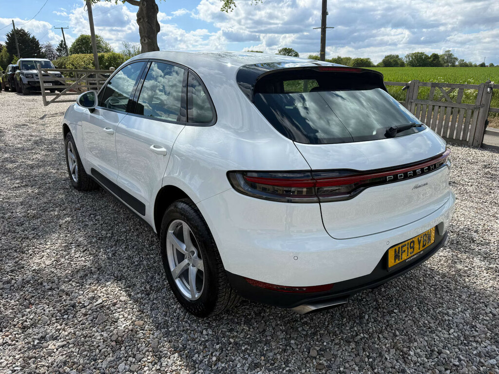 Porsche Macan 2.0 Macan 4Wd Suv White #3