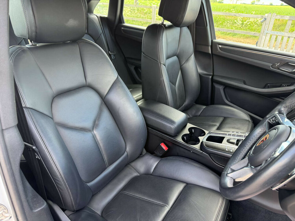 Porsche Macan 3.0T V6 S Pdk 4Wd Euro 6 Ss Red #17