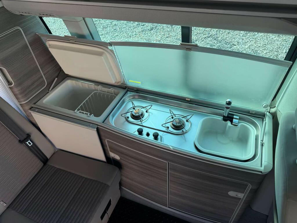 Volkswagen California Blue #11