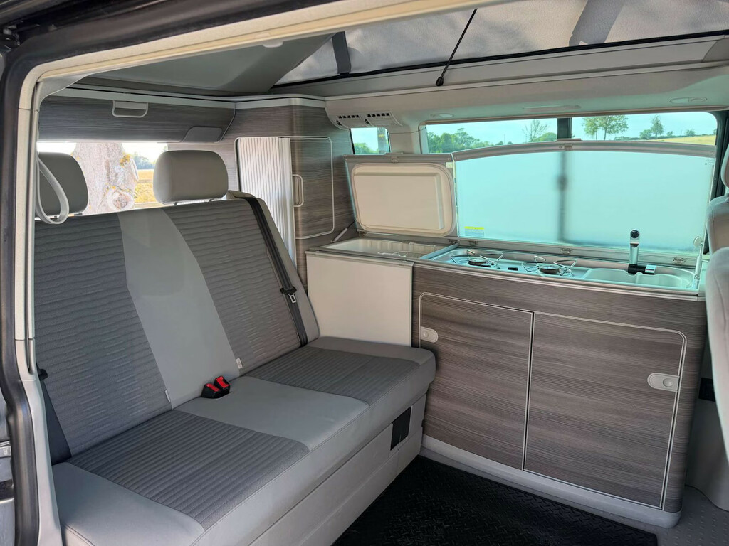 Volkswagen California Blue #9