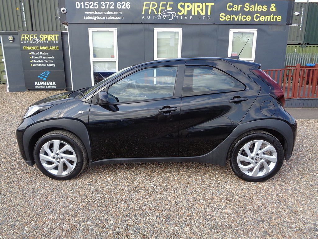Toyota Aygo X Vvt-i Pure Black #5