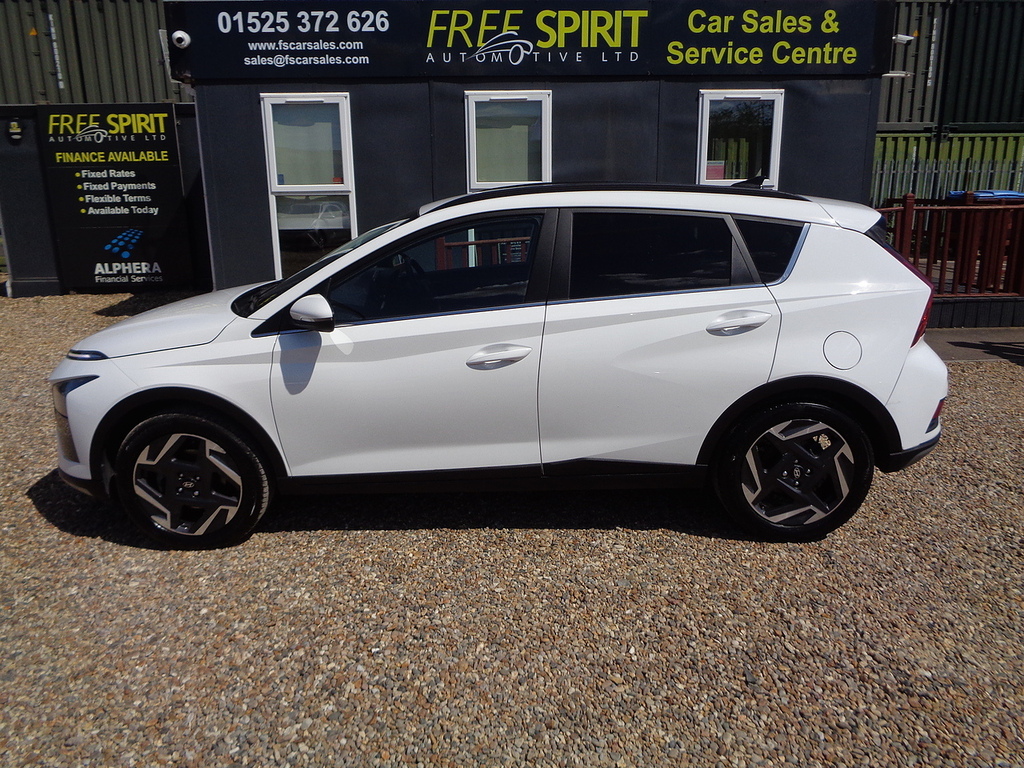 Hyundai Bayon T-gdi Premium White #6