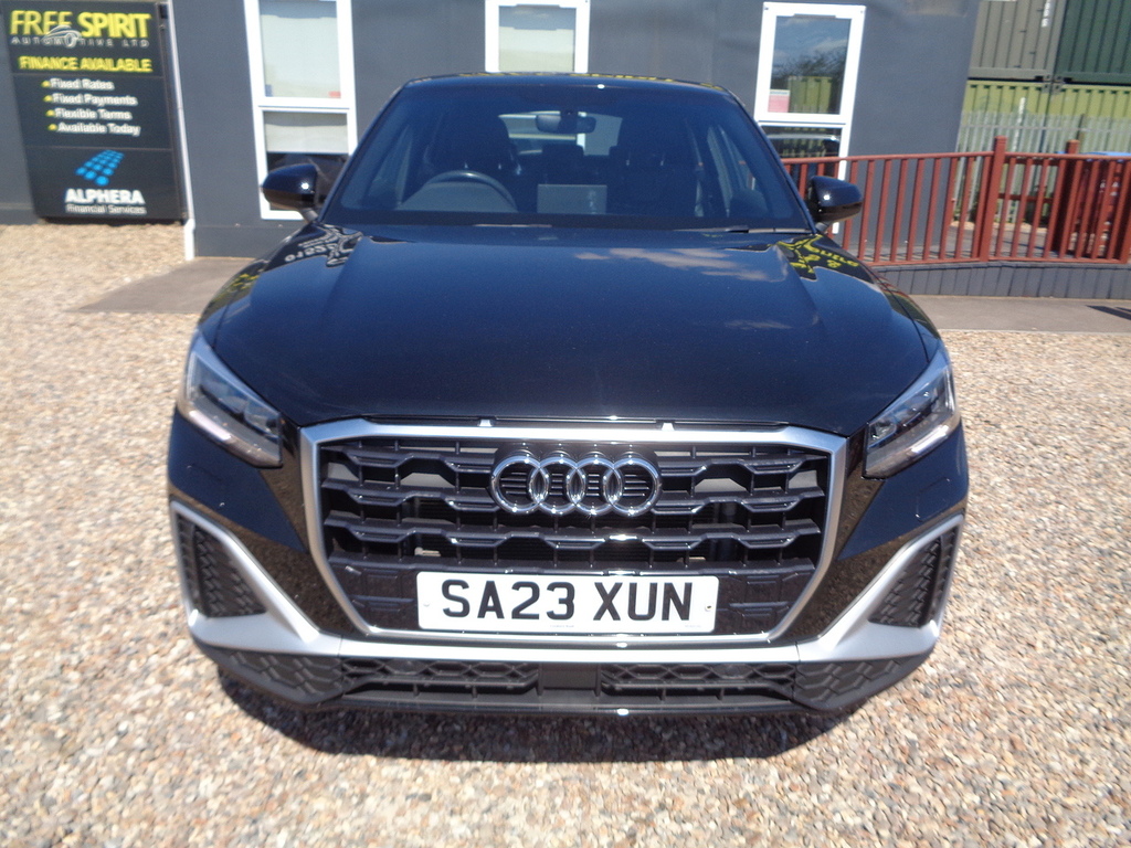 Audi Q2 Tfsi Cod S Line Black #2