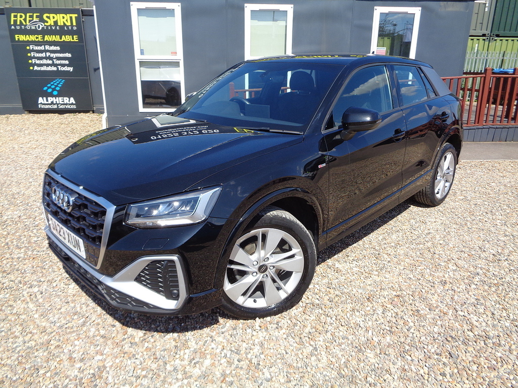 Audi Q2 Tfsi Cod S Line Black #4