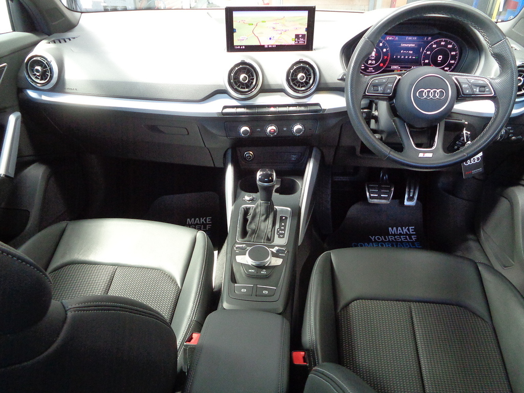 Audi Q2 Tfsi Cod S Line Black #3