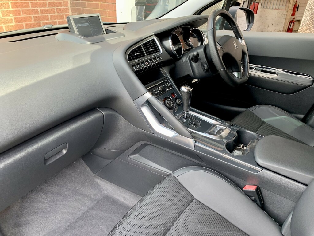 Peugeot 3008 1.6 Bluehdi Allure Grey #2
