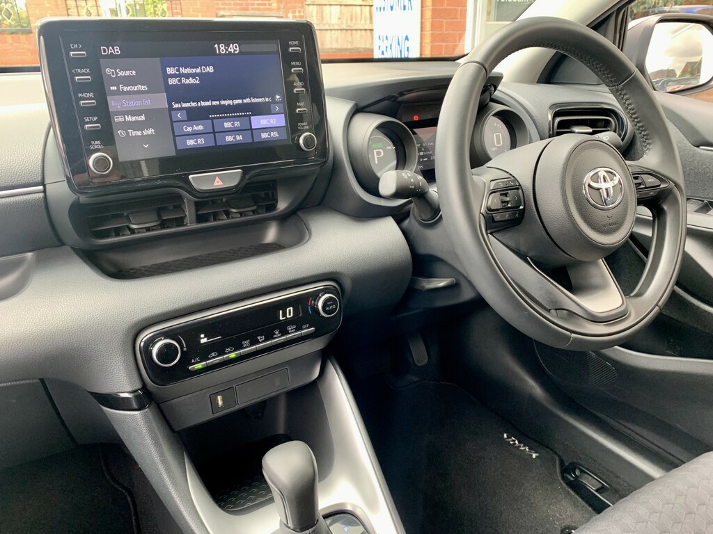 Toyota Yaris Cross Excel White #14