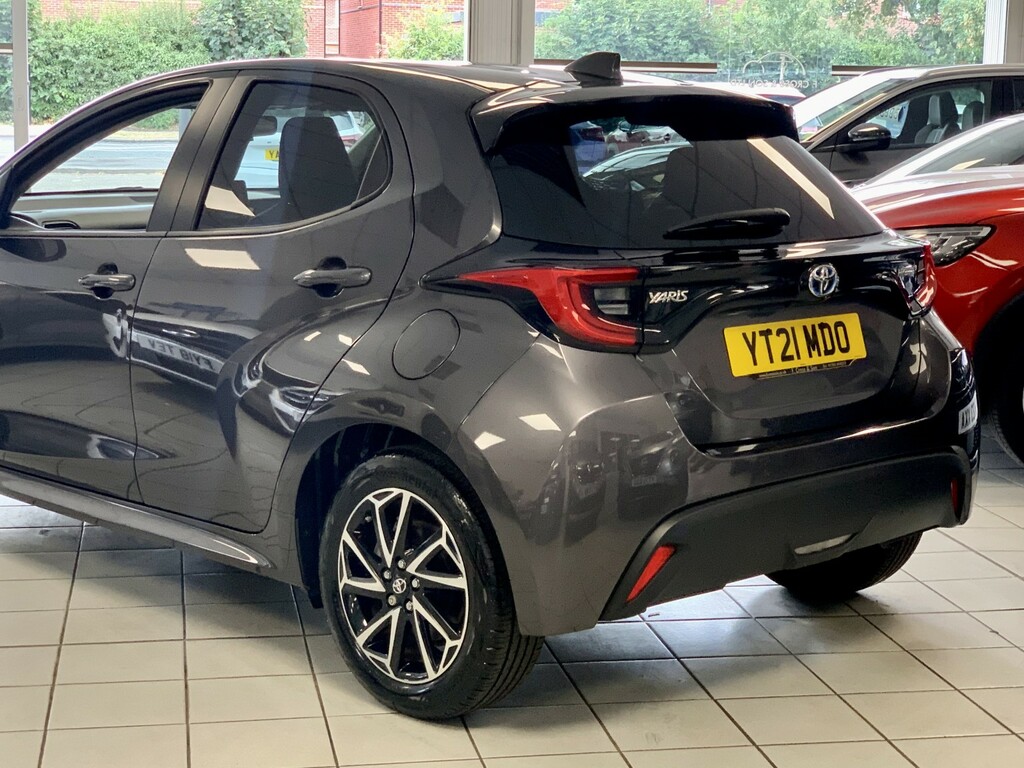 Toyota Yaris Cross Excel White #10