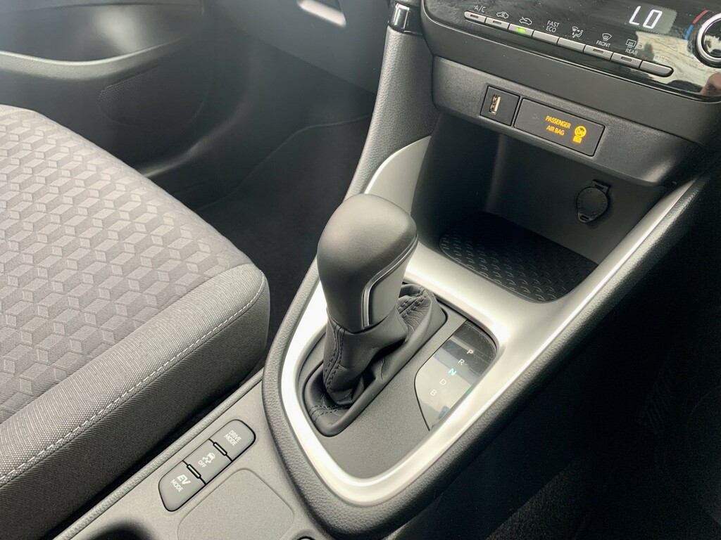 Toyota Yaris Cross Excel White #22