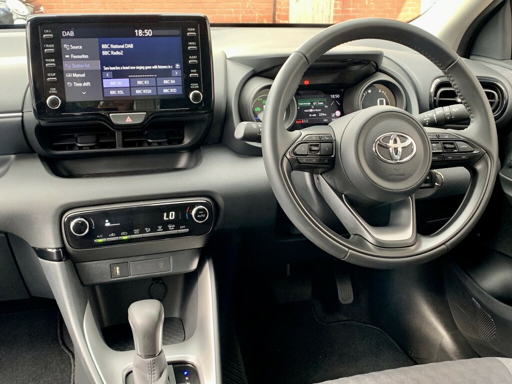 Toyota Yaris Cross Excel White #13