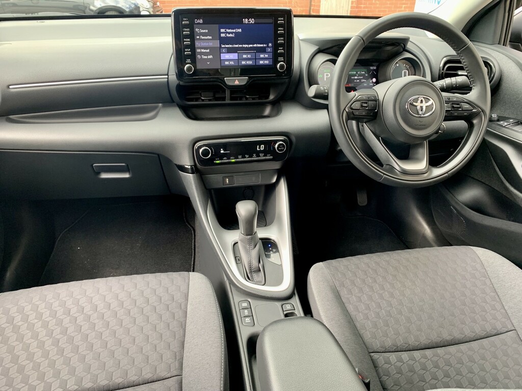 Toyota Yaris Cross Excel White #12