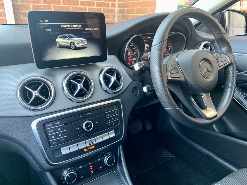 Mercedes-Benz GLA Class 180 Amg Line Edition Suv 7G-dct Euro 6 Red #14