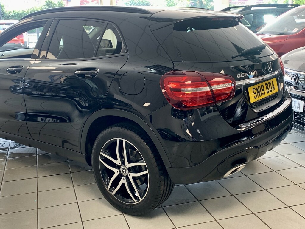 Mercedes-Benz GLA Class 180 Amg Line Edition Suv 7G-dct Euro 6 Red #9