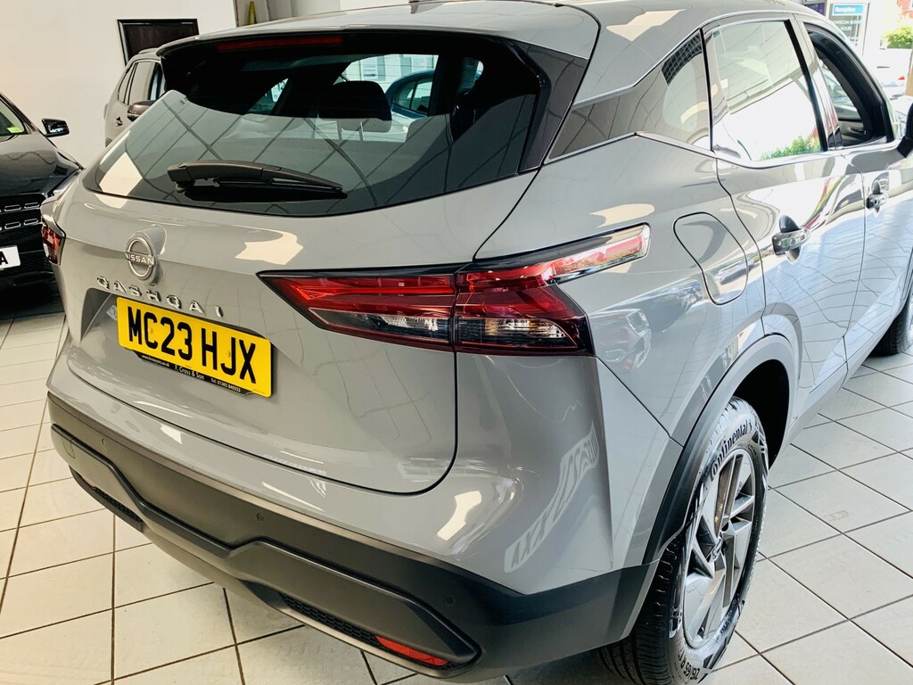 Nissan Qashqai 1.3 Dig-t Mhev Acenta Premium Grey #5