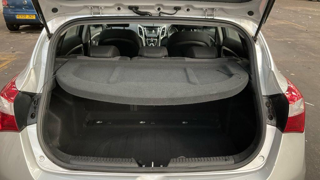 Hyundai I30 1.4 Edition 100 Ps White #9