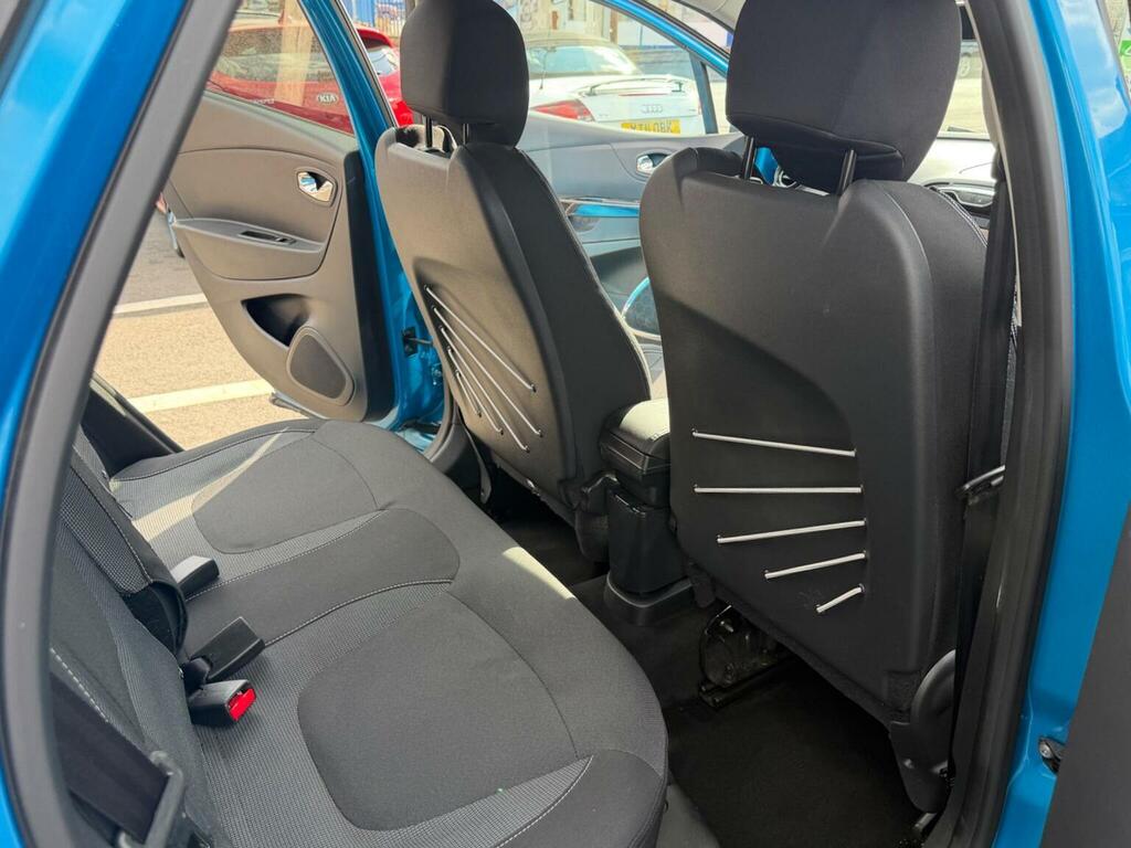 Renault Captur 1.2L Signature Nav Tce 117 Bhp White #19