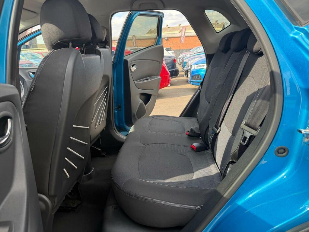 Renault Captur 1.2L Signature Nav Tce 117 Bhp White #18