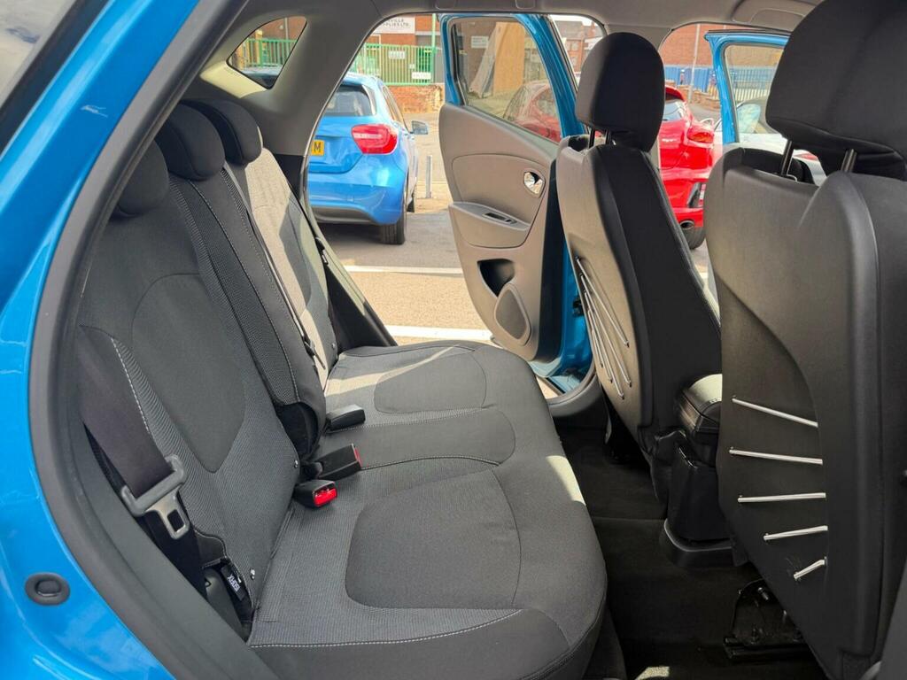 Renault Captur 1.2L Signature Nav Tce 117 Bhp White #20