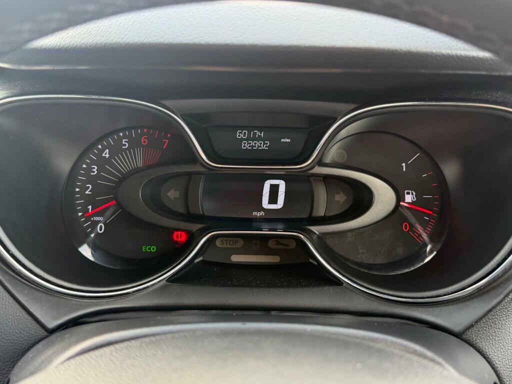 Renault Captur 1.2L Signature Nav Tce 117 Bhp White #24