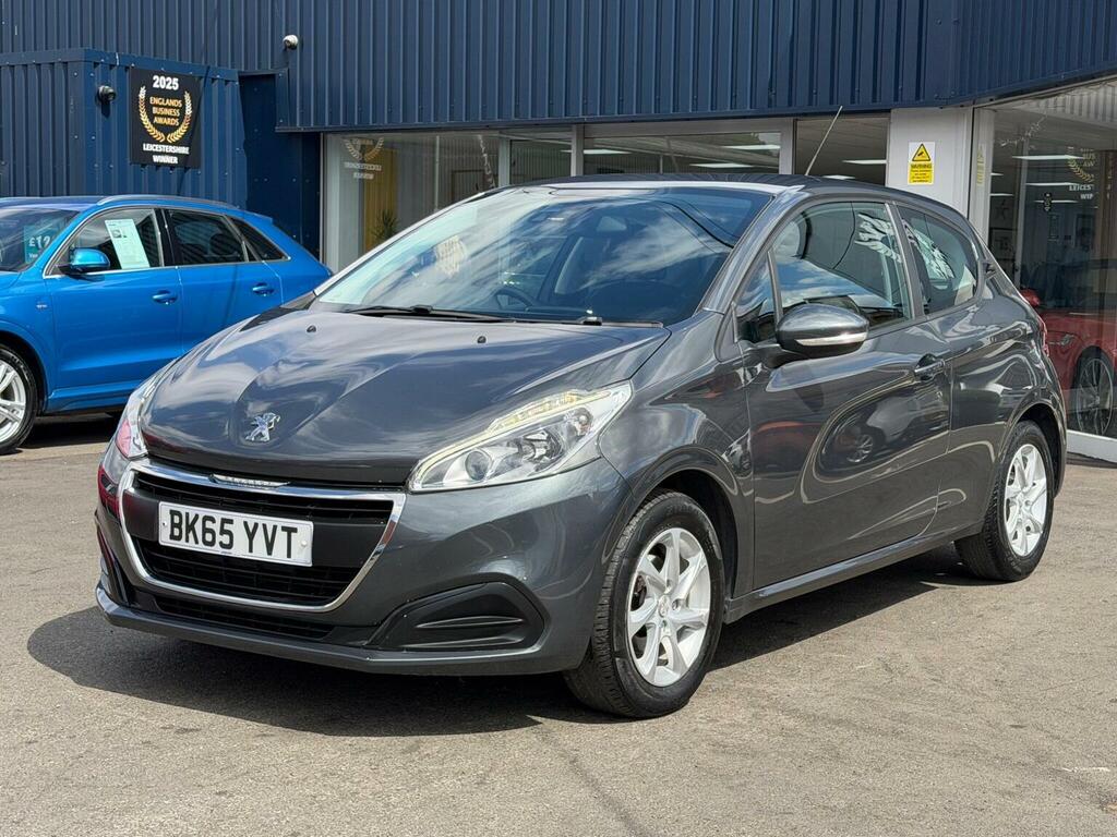 Peugeot 208 Style Red #7