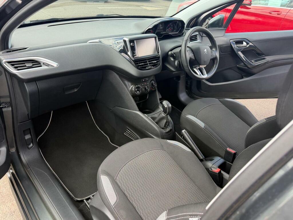 Peugeot 208 Style Red #15
