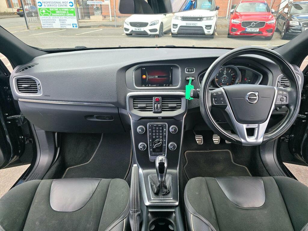 Volvo V40 2.0 T2 Gpf R-design Nav Plus Euro 6 Ss Black #2