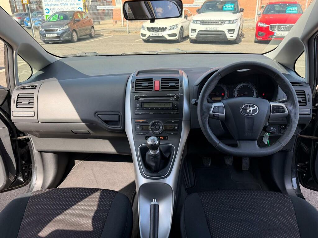 Toyota Auris 1.6 V-matic Sr Euro 5 Black #2