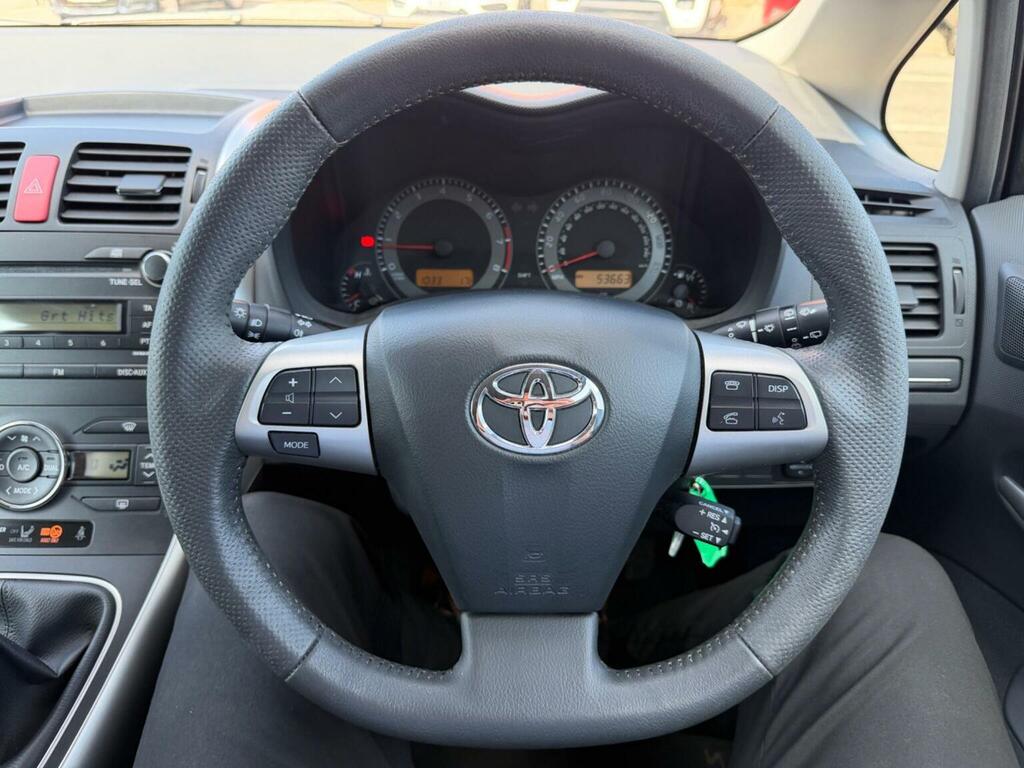 Toyota Auris 1.6 V-matic Sr Euro 5 Black #23