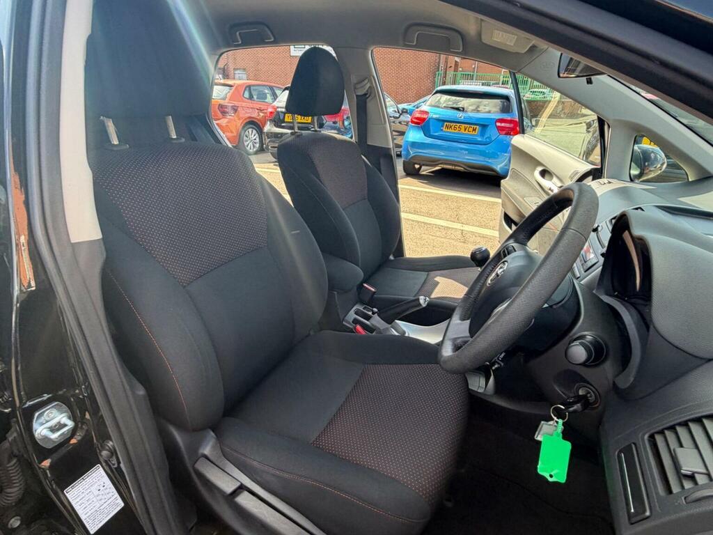 Toyota Auris 1.6 V-matic Sr Euro 5 Black #14