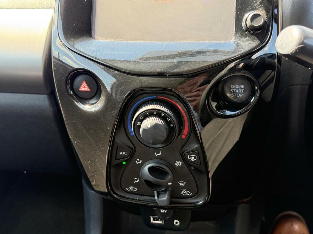 Peugeot 108 1.2 Vti Puretech 82Bhp Allure, With Towmaster Brown #36