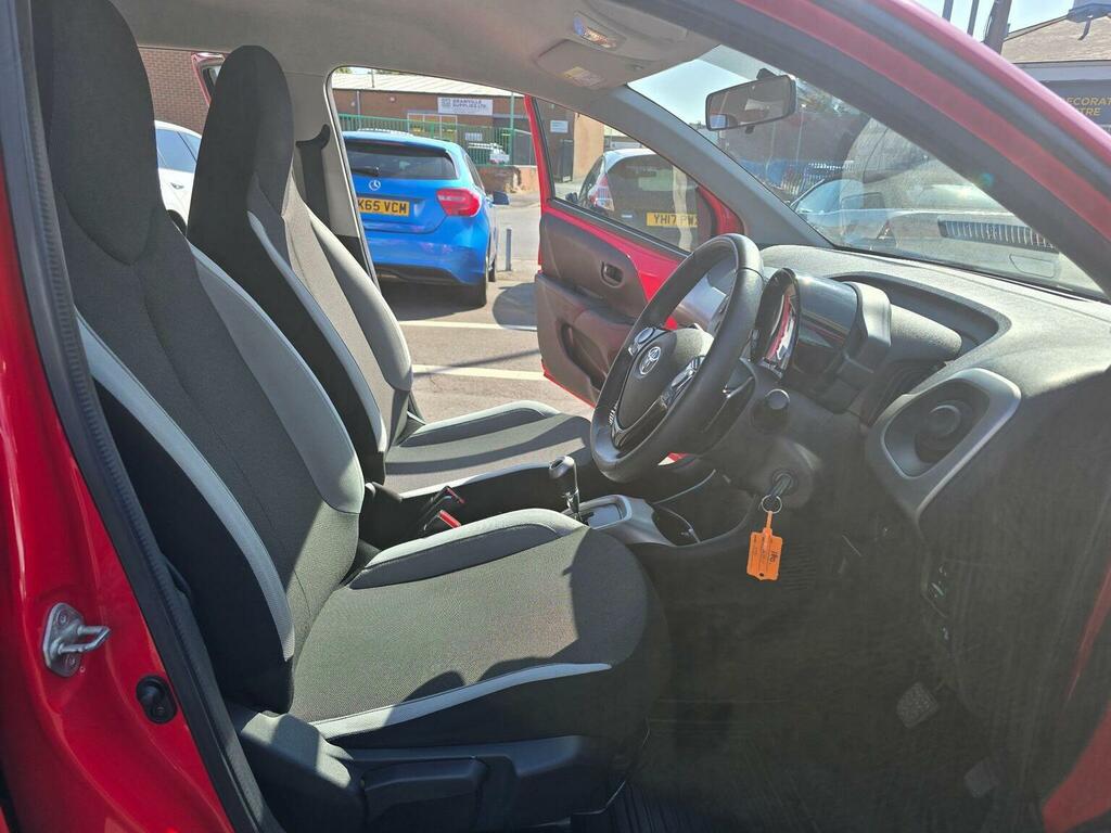 Toyota Aygo Hatchback 1.0 Vvt-i X-play X-shift Euro 5 Euro SL64DLY Red #4