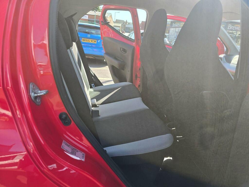 Toyota Aygo Hatchback 1.0 Vvt-i X-play X-shift Euro 5 Euro SL64DLY Red #5