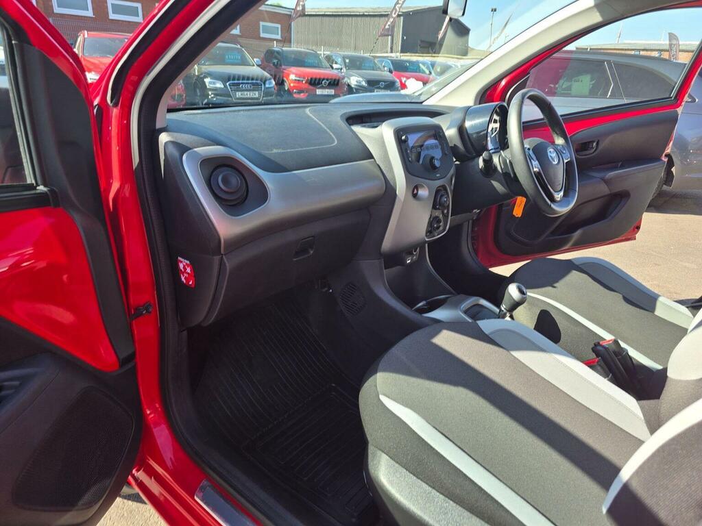 Toyota Aygo Hatchback 1.0 Vvt-i X-play X-shift Euro 5 Euro SL64DLY Red #3