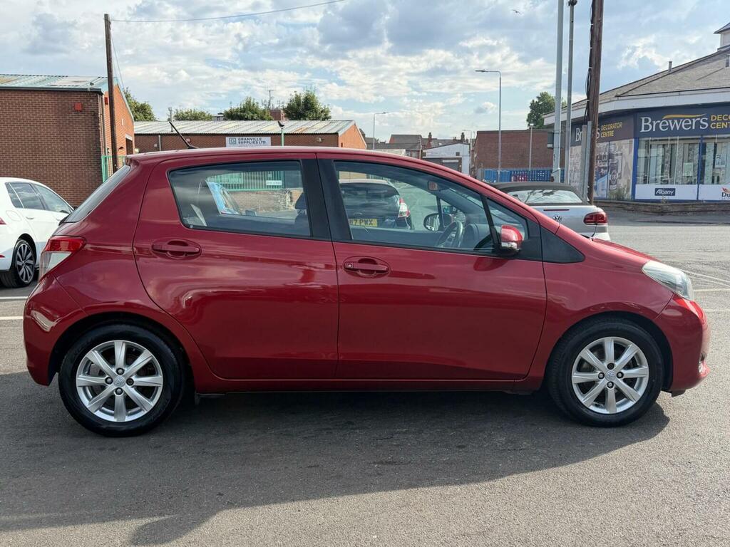 Toyota Yaris 1.33 Dual Vvt-i Tr Euro 5 Red #3