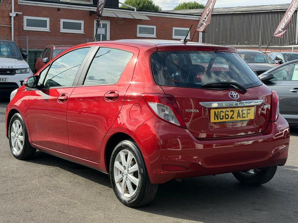Toyota Yaris 1.33 Dual Vvt-i Tr Euro 5 Red #4