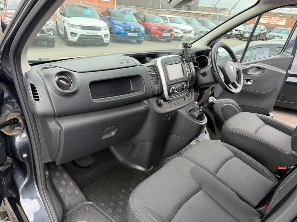 Renault Trafic 2.0 Dci Energy 30 Business Lwb Standard Roof Euro White #14