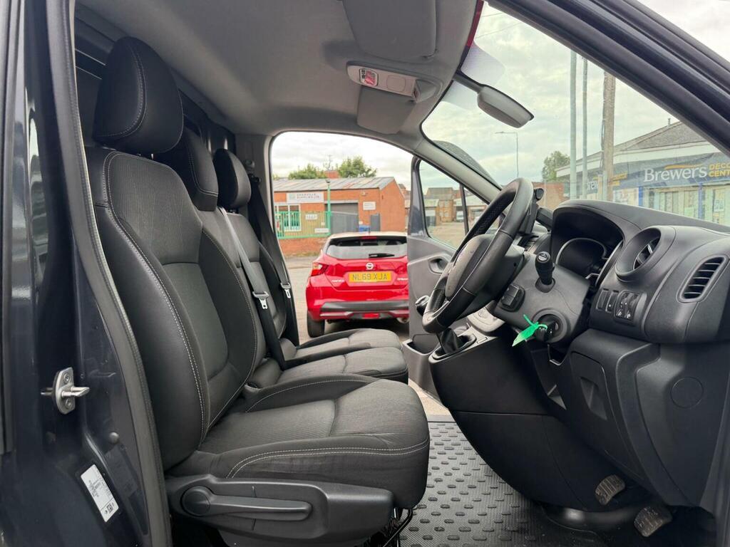 Renault Trafic 2.0 Dci Energy 30 Black Edition Lwb Standard Roof Grey #3