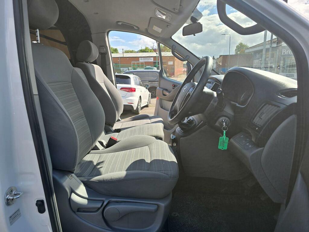 Hyundai iLoad 2.5Crdi Se 116Ps Tailgate Panel Van White #3