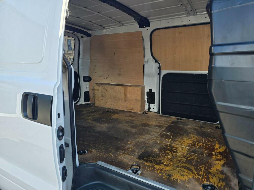 Hyundai iLoad 2.5Crdi Se 116Ps Tailgate Panel Van White #16