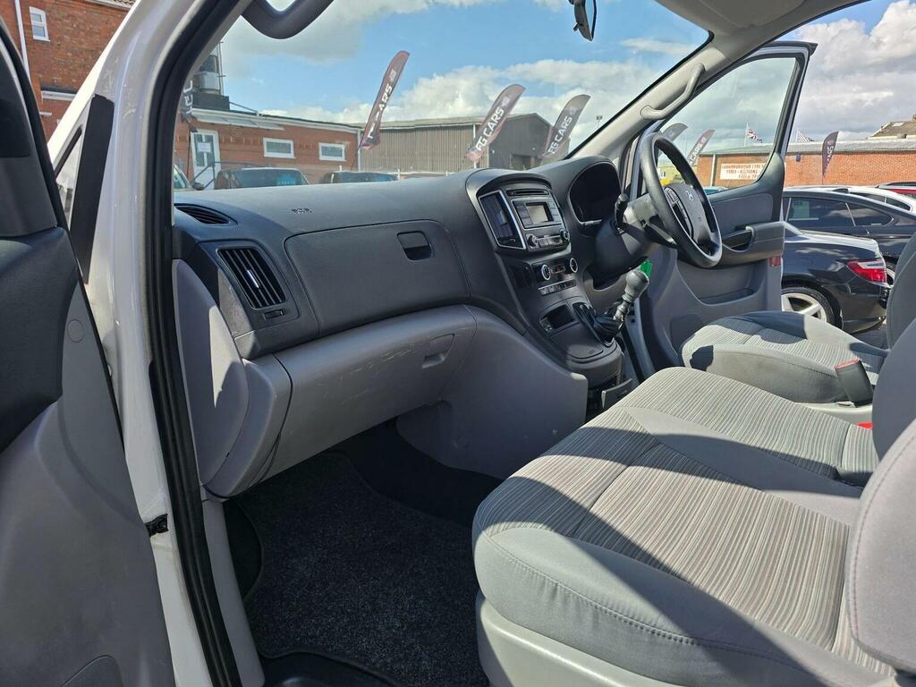 Hyundai iLoad 2.5Crdi Se 116Ps Tailgate Panel Van White #2