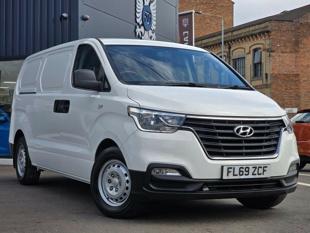 Hyundai iLoad 2.5Crdi Se 116Ps Tailgate Panel Van White #1