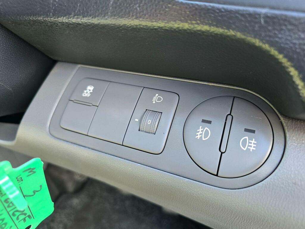 Hyundai iLoad 2.5Crdi Se 116Ps Tailgate Panel Van White #31