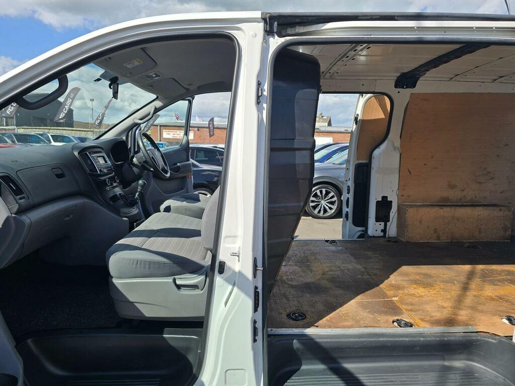 Hyundai iLoad 2.5Crdi Se 116Ps Tailgate Panel Van White #17