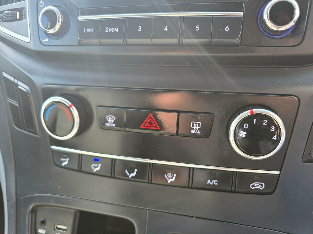 Hyundai iLoad 2.5Crdi Se 116Ps Tailgate Panel Van White #25