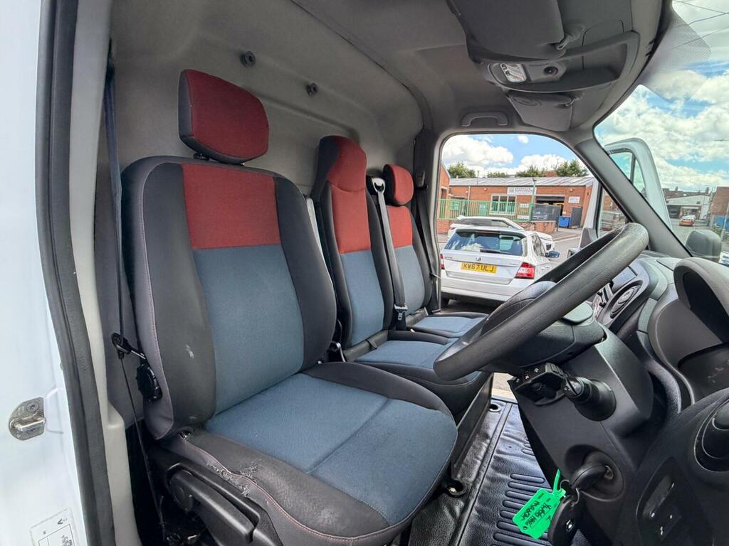 Renault Master 2.3 Dci 35 Business Fwd Mwb Medium Roof Euro 5 White #3