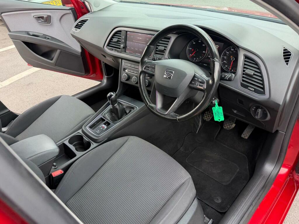 Seat Leon Hatchback 1.6 Tdi Se Dynamic Euro 6 Ss 201 LL69SWF Red #3