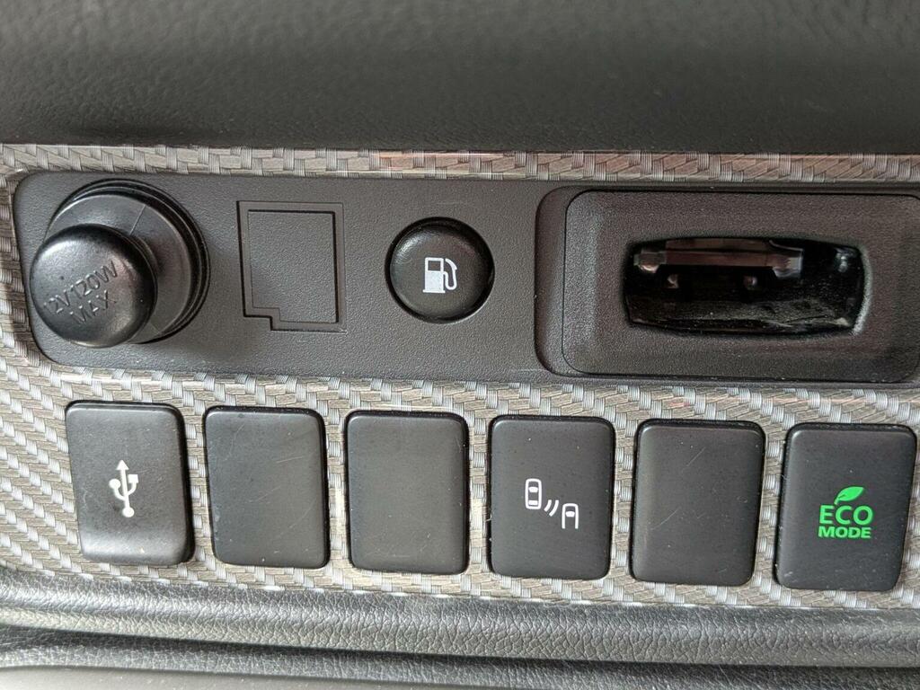 Mitsubishi Outlander 2.4H Twinmotor 13.8Kwh Dynamic Suv Plug Grey #20