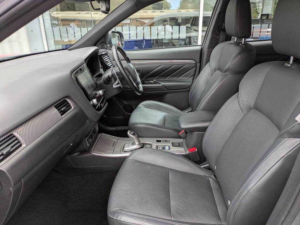 Mitsubishi Outlander 2.4H Twinmotor 13.8Kwh Dynamic Suv Plug Grey #10