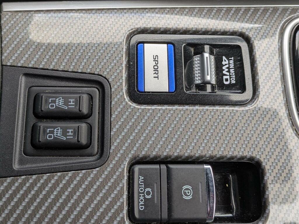Mitsubishi Outlander 2.4H Twinmotor 13.8Kwh Dynamic Suv Plug Grey #18