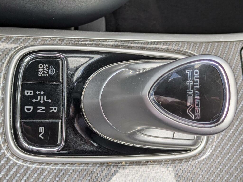 Mitsubishi Outlander 2.4H Twinmotor 13.8Kwh Dynamic Suv Plug Grey #17